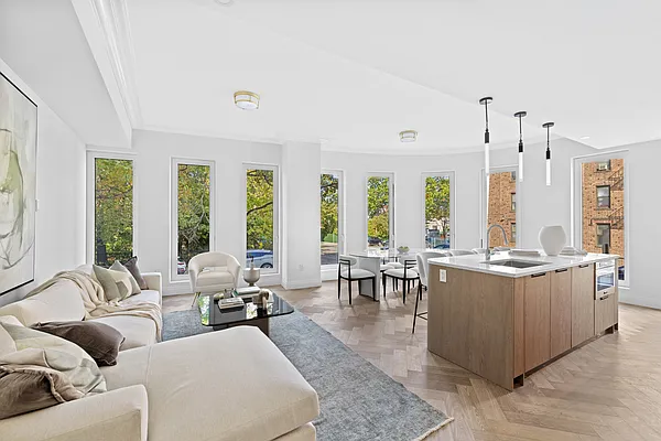 Living room, photo 1