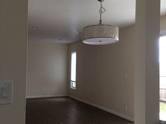 Dining room/living room.