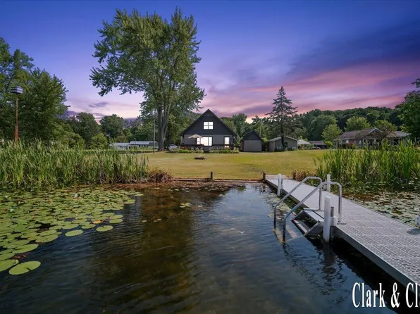 3050 Thorpe Dr, Delton, MI 49046