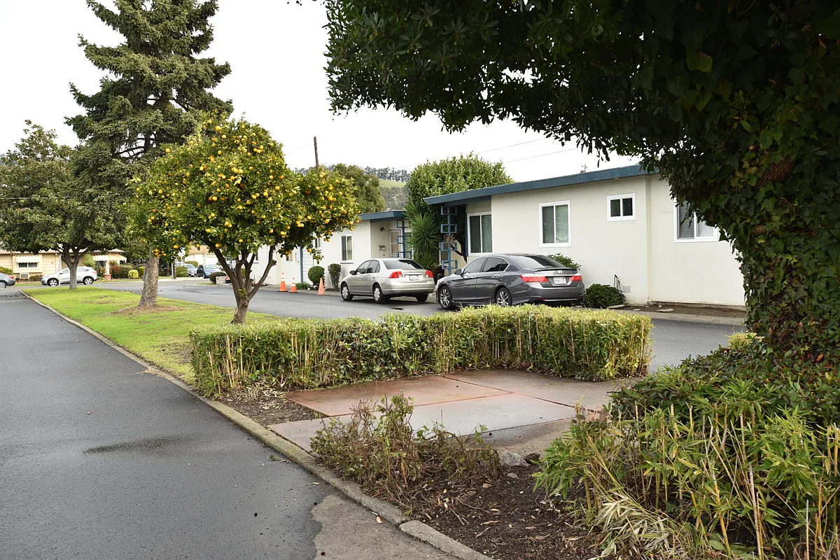 14817 Bancroft Ave — Photo 2