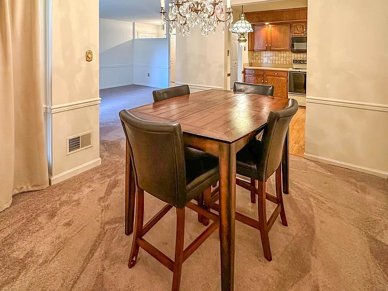 109 Valley Greene Cir — Photo 14