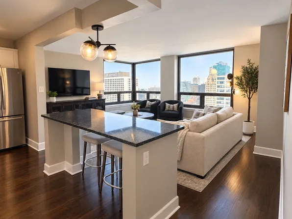 440 N Wabash Ave, Chicago, IL