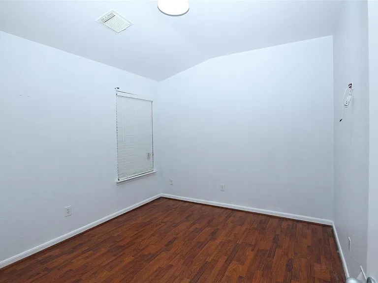 2615 Bisontine St — Photo 16