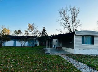 5225 W Edgar Rd, Six Lakes, MI 48886