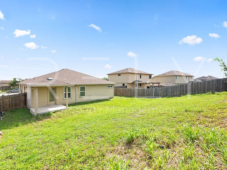 146 Leon River Loop — Photo 36