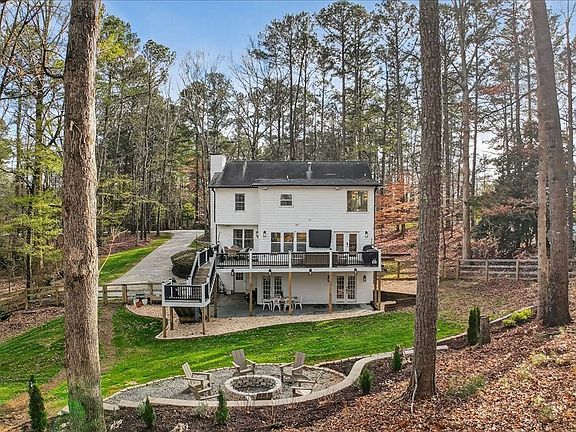 5th image of 16145 Henderson Rd