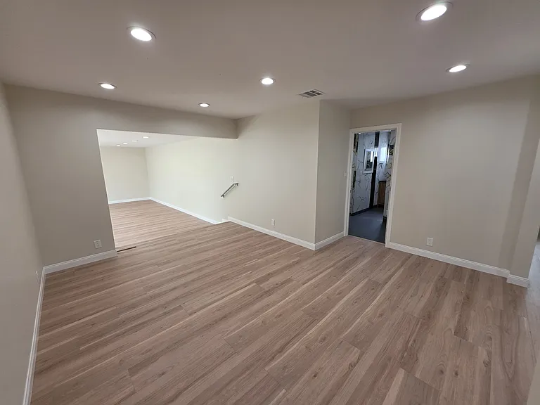 6829 Murietta Ave — Photo 10