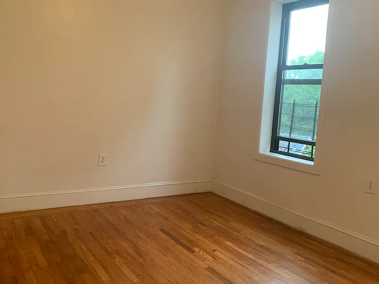 181 W 238th St #35W — Photo 4