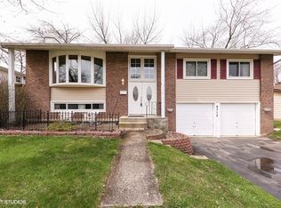 6712 Kincaid Dr, Woodridge, IL 60517