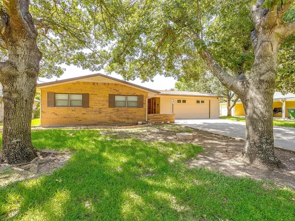 4012 Sioux Ct, Granbury, TX 76048