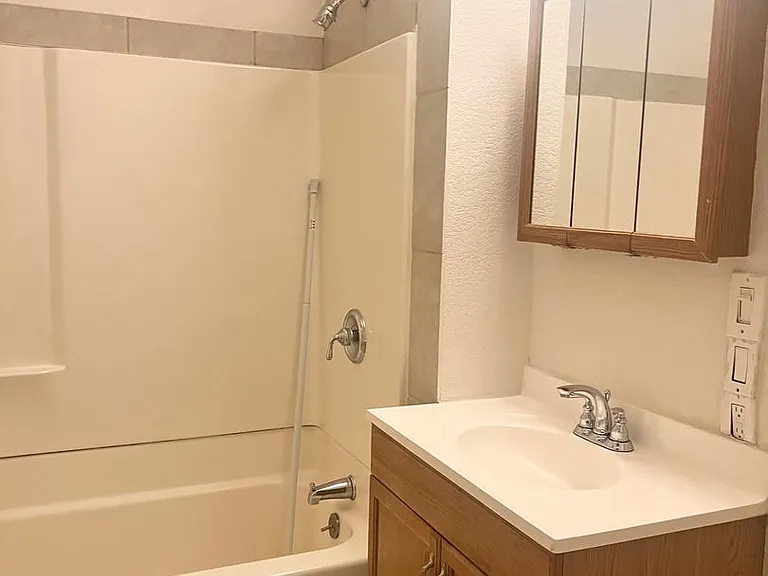509 S Bryan Ave — Photo 14