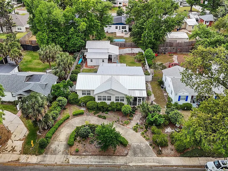 321 S Bonita Ave — Photo 30