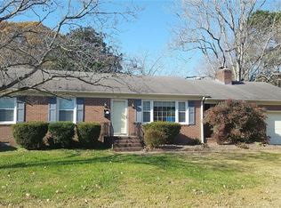 301 Powhatan Dr, Poquoson, VA 23662