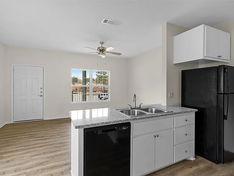 409 Beto St #12 — Photo 8