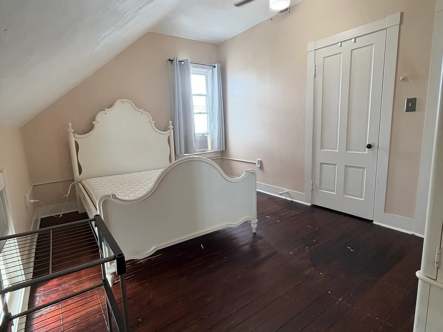 3 bed, 1100 sqft, $900 — Photo 4