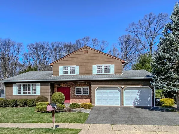 67 Laura Ave, Edison, NJ 08820