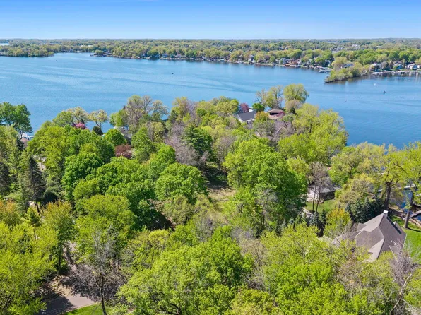 1373 Rest Point Rd, Mound, MN 55364