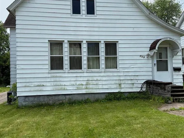 739 15th Ave S, Clinton, IA 52732