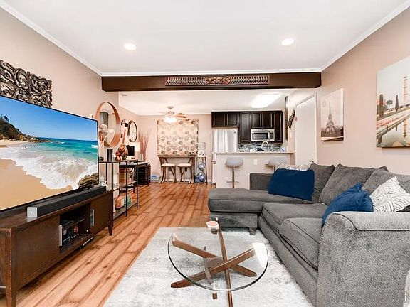 3rd image of 3549 Castle Glen Dr Unit 109