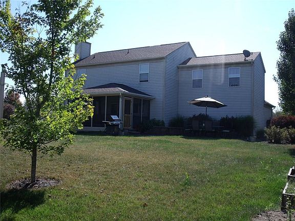 2nd image of 15462 Wildflower Ln