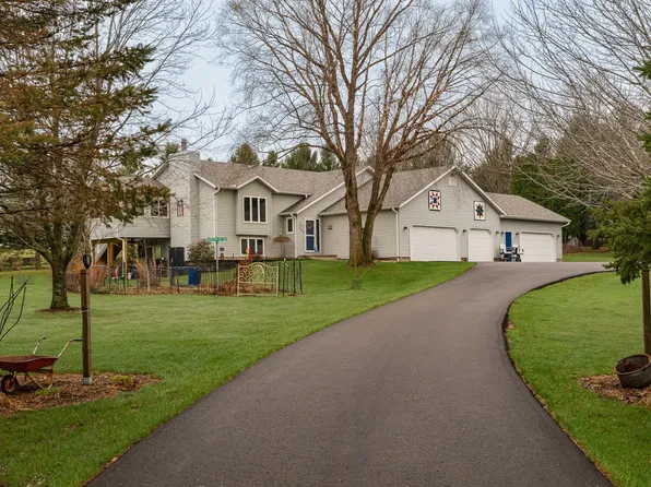 745 Treetop Ln SW, Oronoco, MN 55960