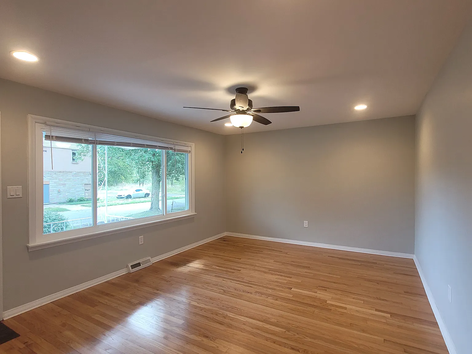 3 bed, 1.5 bath, 1000 sqft, $1,500 — Photo 4