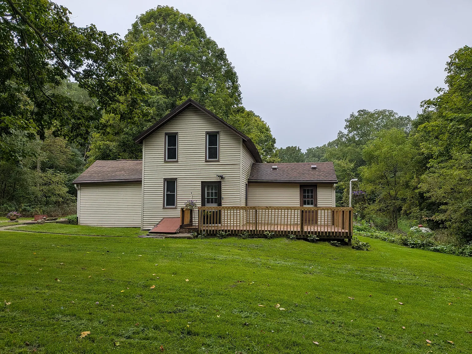 3 bed, 1270 sqft, $1,950 — Photo 3