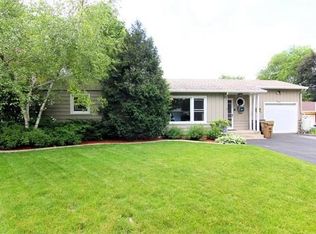 5013 Woodburn Dr, Madison, WI 53711