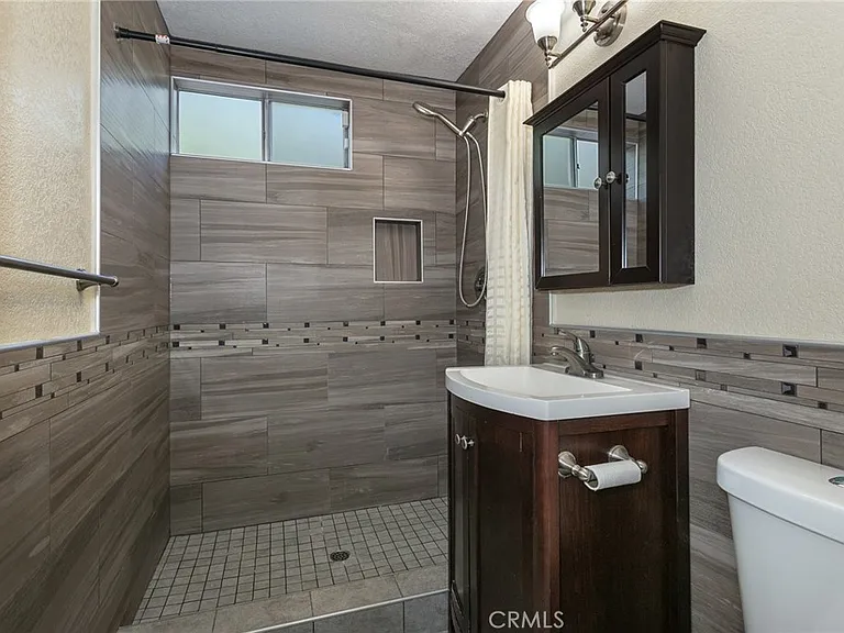 20246 Lanark St — Photo 22