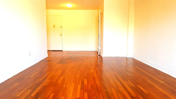 Rented by Realty Queens LLC | media 2