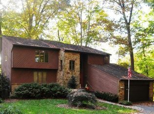 2 Forest Ln, Hockessin, DE 19707