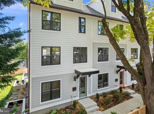 915 N Irving St, Arlington, VA 22201