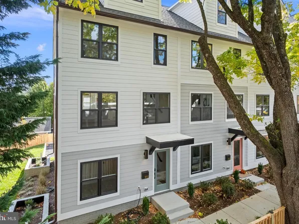 915 N Irving St, Arlington, VA 22201