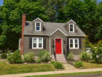 98 Lyness Street, Manchester, CT, 06040