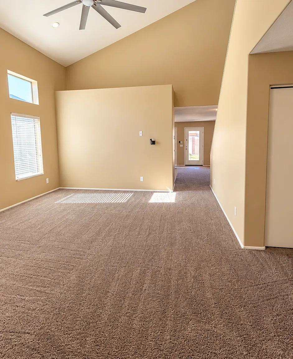 4 bed, 2434 sqft, $2,400 — Photo 3