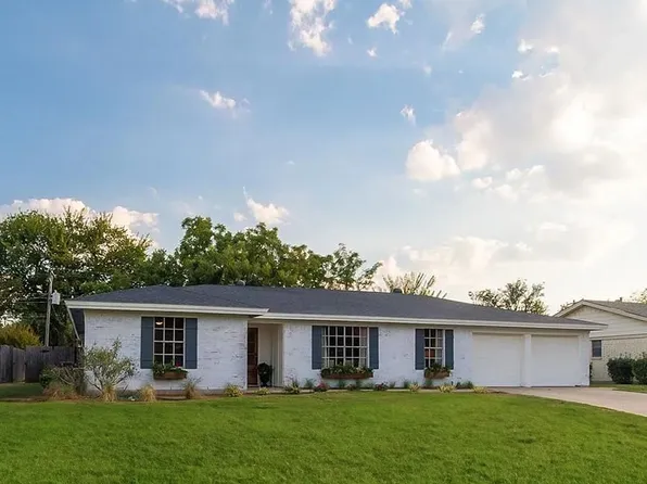 413 W Pleasantview Dr, Hurst, TX 76054