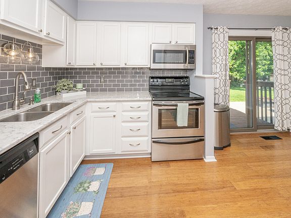 4th image of 3232 Laurel Oak Ct