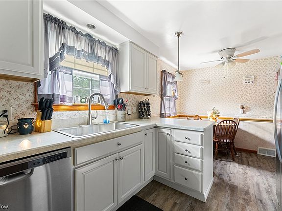 3rd image of 5095 Alva Ave NW