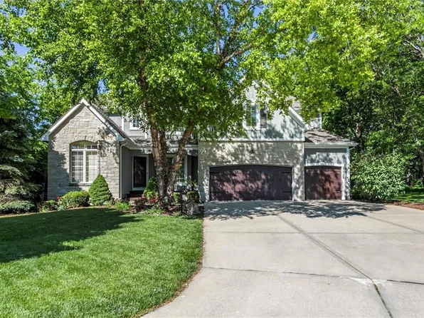 11728 S Lewis Dr, Olathe, KS 66061