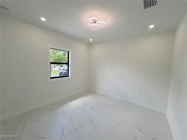 2657 2nd Ave SE — Photo 15