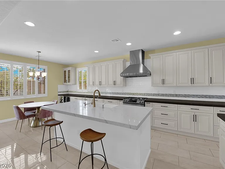 608 Highland Bluff Way — Photo 8
