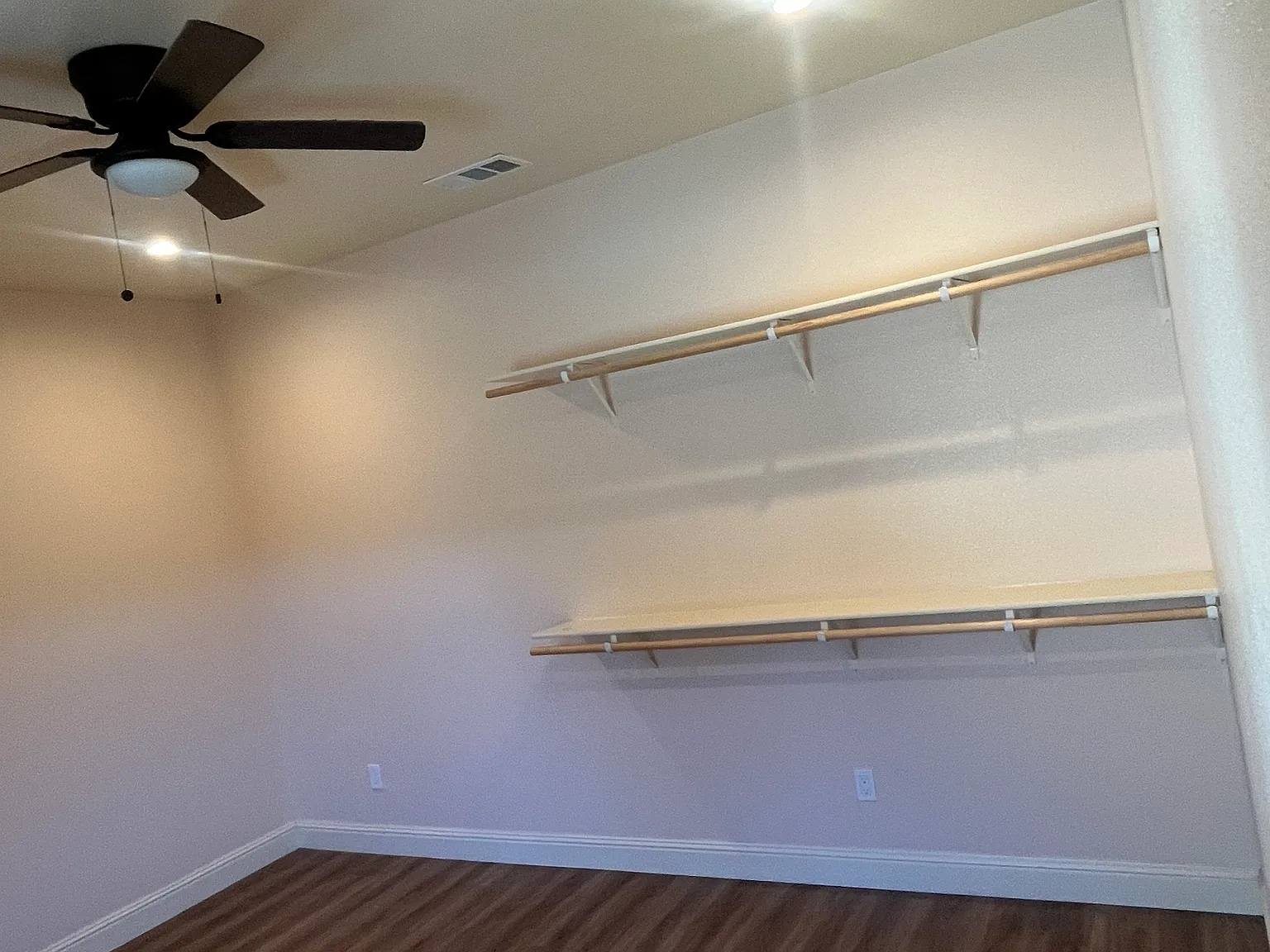 3 bed, 3000 sqft, $1,100 — Photo 3