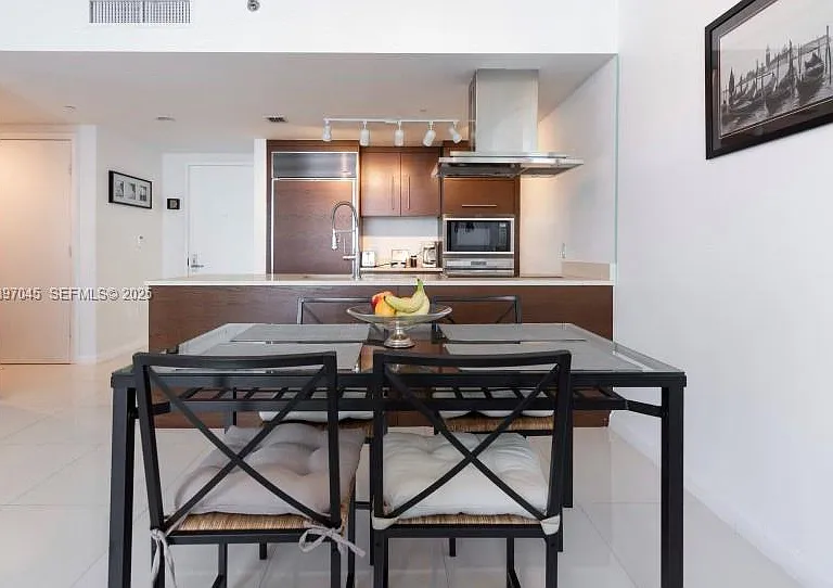 485 Brickell Ave — Photo 13
