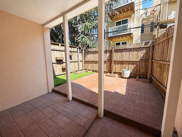 1811 Montrose St — Photo 23