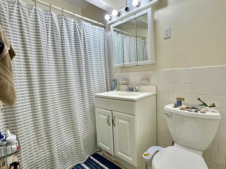 804 Centre St #7 — Photo 7