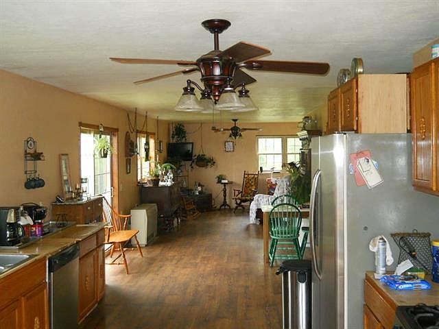 2nd image of 1749 State Highway 58