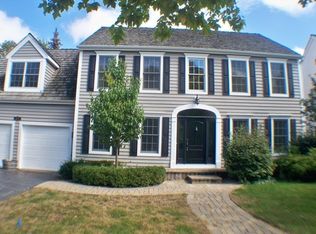 655 Waterbury Ave, Gurnee, IL 60031