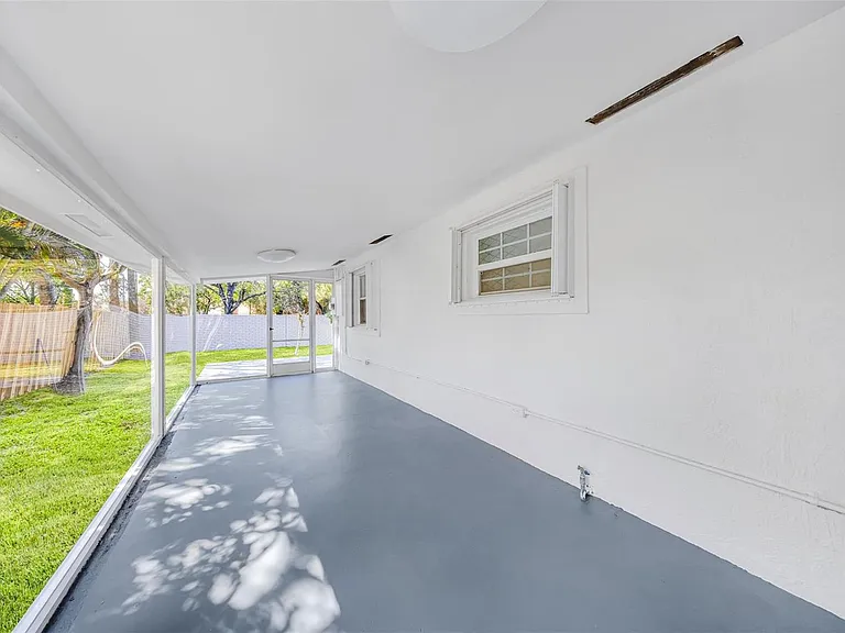 5921 NE 1st Ave — Photo 30