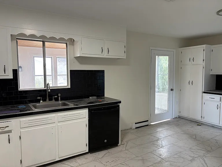 479 Sue Dr — Photo 7