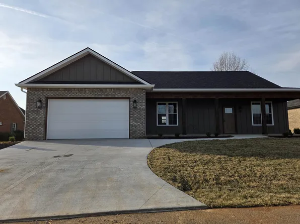 31042 Oberlin Dr, Glade Spring, VA 24340